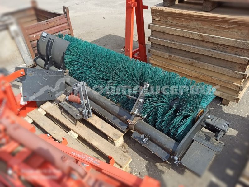 Щеточное оборудование КО-829 в сборе (установка щетки КО-829А.47.00.000-01Z)